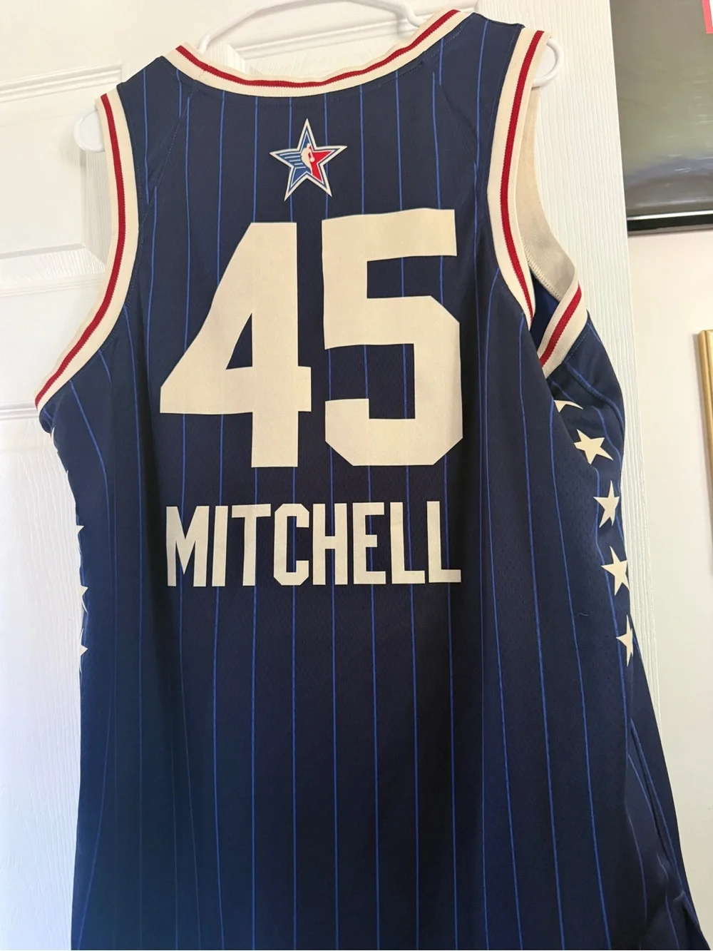 Donovan Mitchell all star jersey